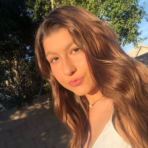 Meet your Posher, Kenzie